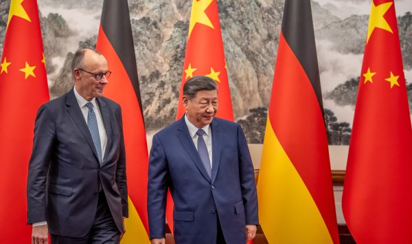 Мерц обещает более тесные связи с Китаем и поднимает проблему избыточных мощностей