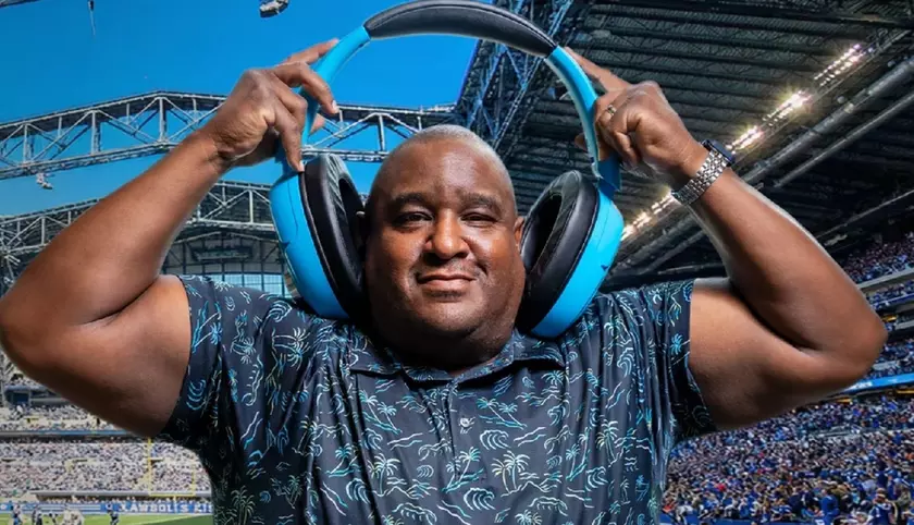 JLab представила Blue XL, необычную Bluetooth-колонку в форме гигантских наушников