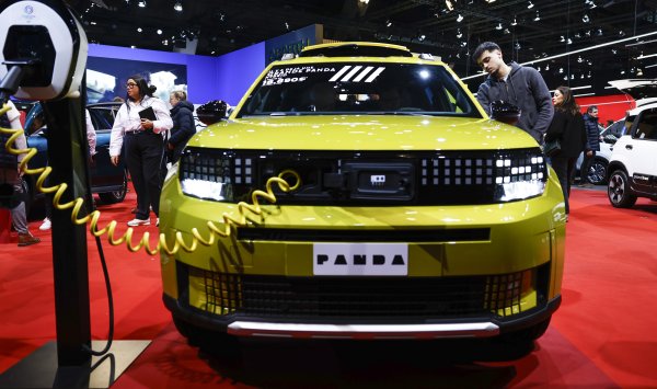 Новая стратегия и расходы в 22 миллиарда евро привели к падению акций Stellantis