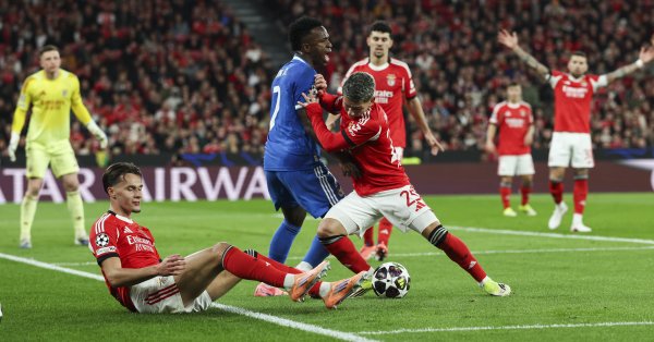 Контратаковать! Аргентинец из «Бенфики» подал в суд на Винни и Мбаппе