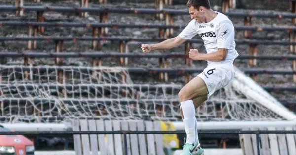 Наш игрок сборной дебютировал в стартовом составе в разгроме.