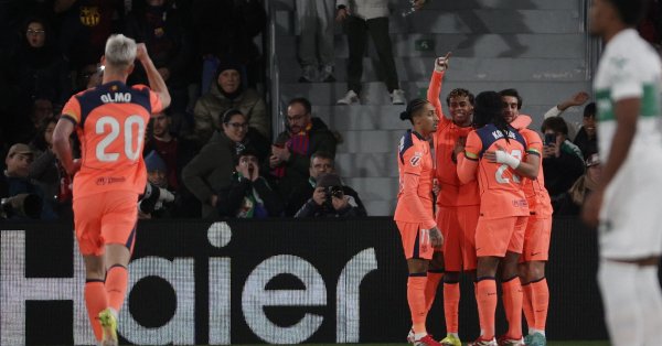 «Барса» чуть не пропустила, но обыграла «Эльче»