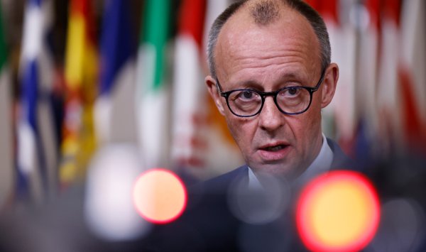 Мерц реализует контракты на СПГ в Персидском заливе, чтобы ограничить риски США