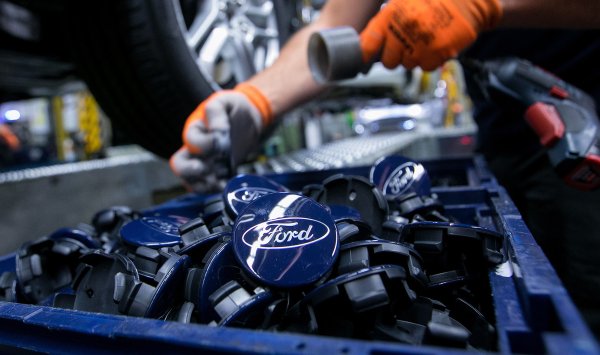 Ford впервые отстает от BYD по мировым продажам