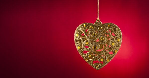 Красивая история уникального королевского драгоценного камня в форме сердца