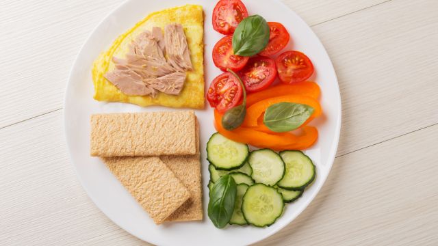 Клетчатка или белок на завтрак – что помогает быстрее похудеть?