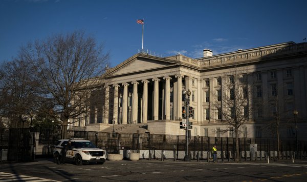 Что, если Европа продаст долг США? Мы спросили экспертов