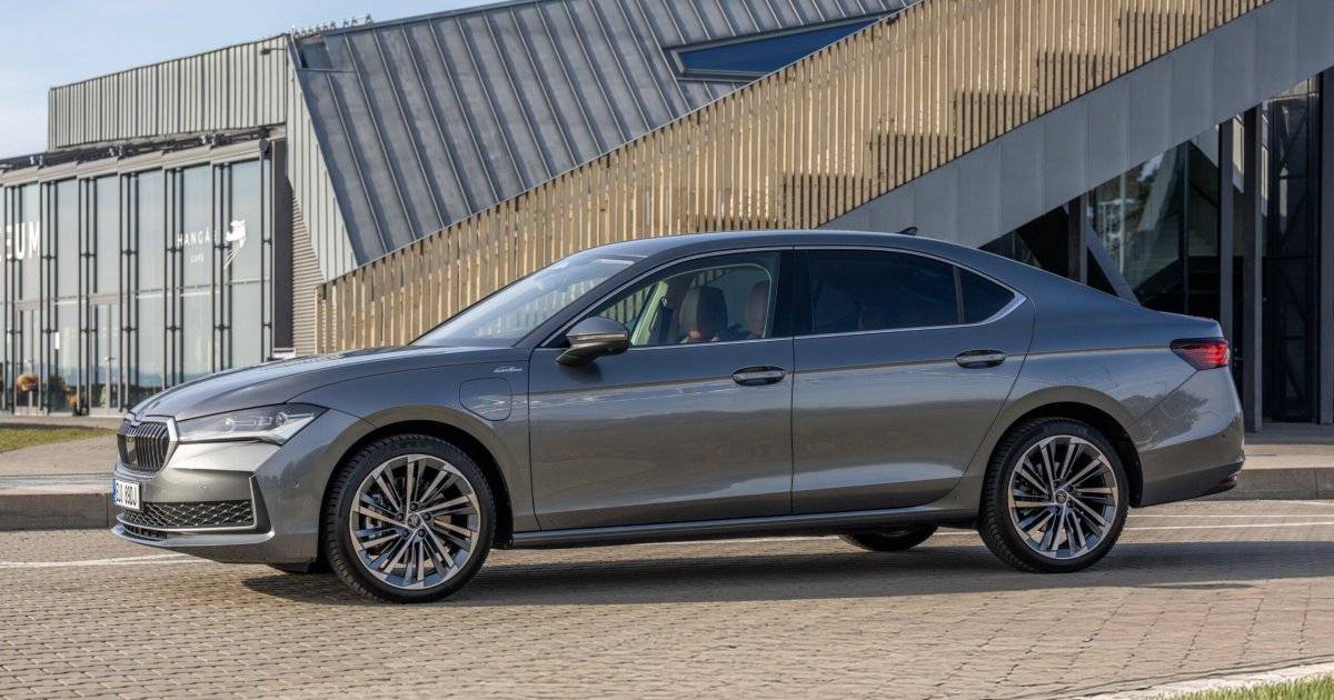 Skoda представила самый мощный Superb