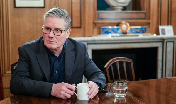 Стармер руководит восстановлением экономики, от которого он, возможно, не выиграет