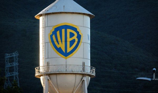 Warner Bros. рассматривает возможность возобновления переговоров о продажах с Paramount