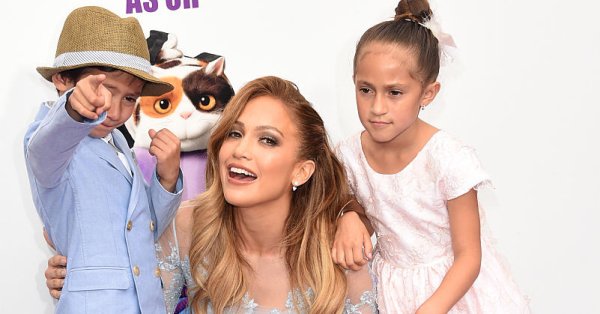 Дженнифер Лопес отпраздновала 18-летие своих близнецов Эмме и Макса