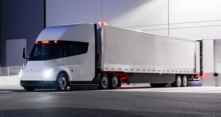 Серийное производство Tesla Semi начнется в этом году — Илон Маск