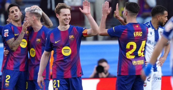 «Барса» расправилась с «Леванте» и вернулась на вершину