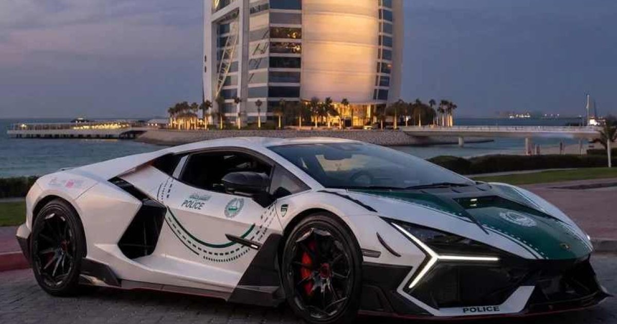 Полиция Дубая получила самый мощный подключаемый гибрид с V12