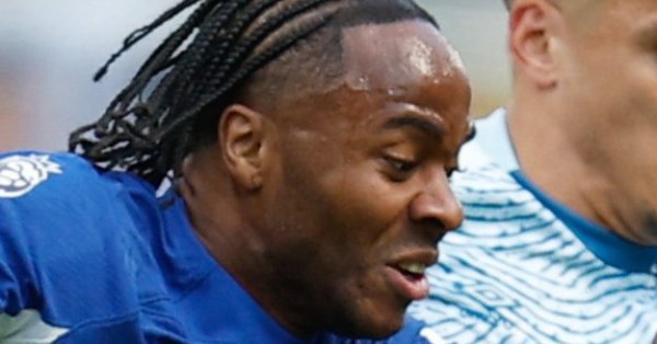 Он был звездой «Ливерпуля» и «Манчестер Сити», а теперь серьезно провалился.