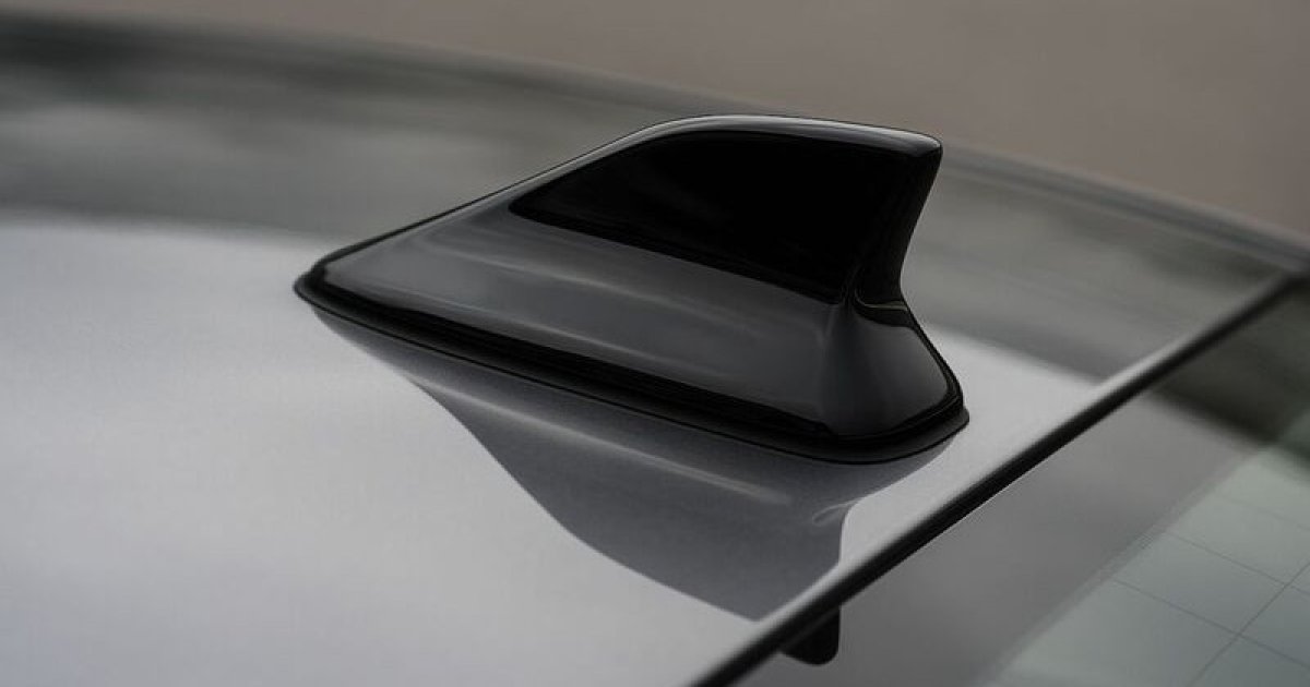 Антенны в автомобилях уже давно используются не только для радио