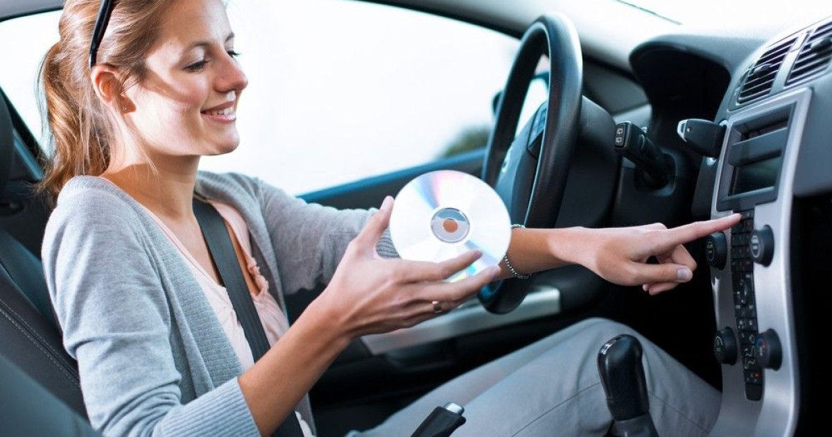 Конец эпохи: в новых автомобилях нет проигрывателей компакт-дисков