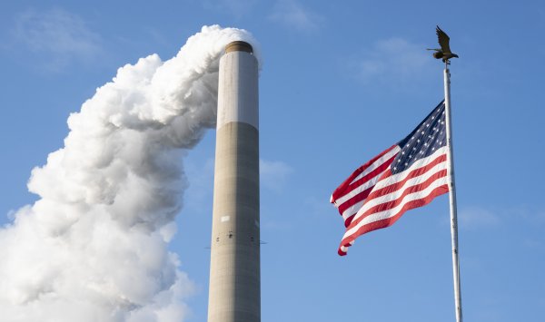США снова угрожают выйти из МЭА из-за своей ориентации на климат