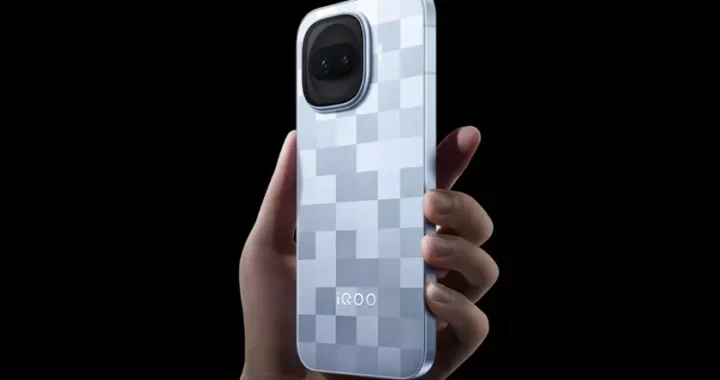 Названа дата презентации и ряд характеристик компактного субфлагмана iQOO 15R