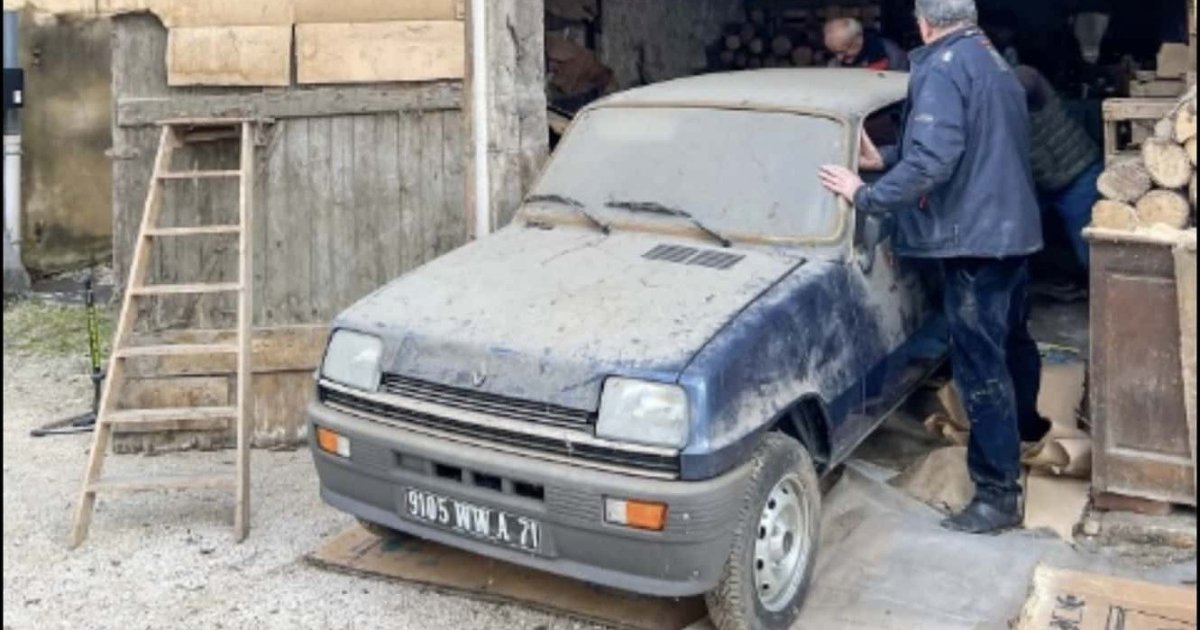 Классический Renault 5 был обнаружен спустя 43 года в гараже