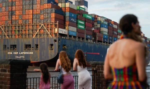 Судоходные компании ожидают трудный год из-за возможного открытия Красного моря