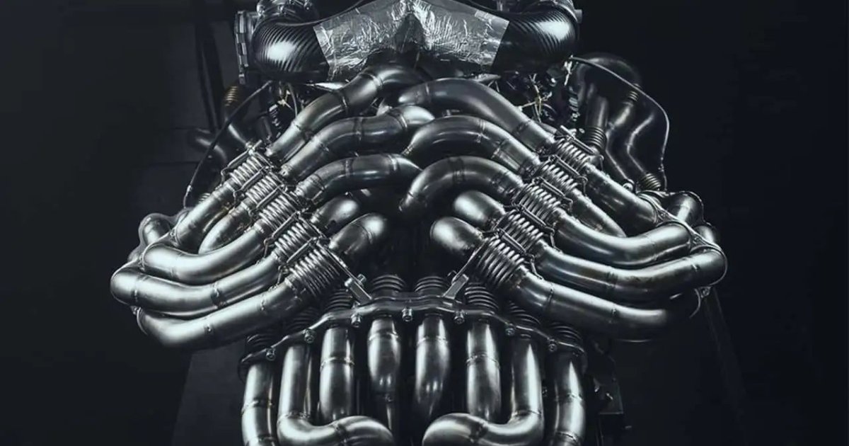 Новый V12 Де Томазо выглядит потрясающе