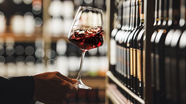 Красное вино – когда оно приносит пользу для здоровья, а не только романтику?