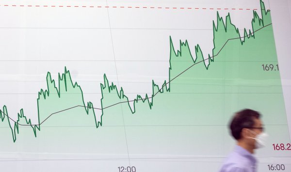 Бум искусственного интеллекта в Китае привел к тому, что листинги в Гонконге достигли рекордного уровня в январе