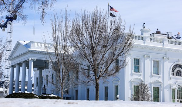 Глобальные тарифы Трампа в размере 10% вступают в силу, ставка в 15% откладывается