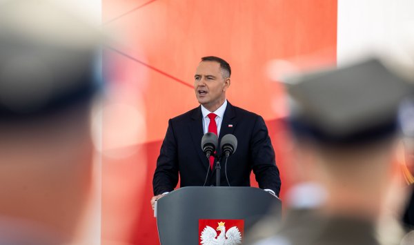 Польша должна развивать собственную ядерную оборону, заявил президент