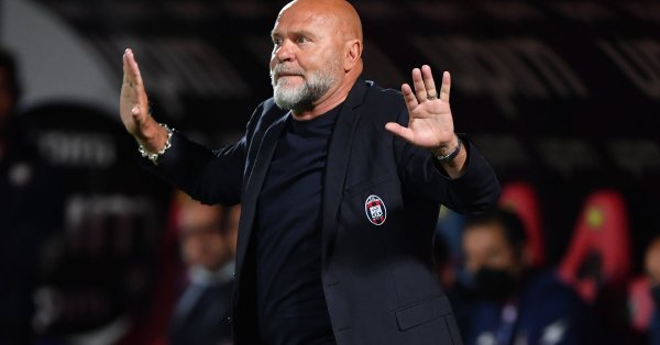 Легендарный тренер вернулся в профессию спустя 4 года.