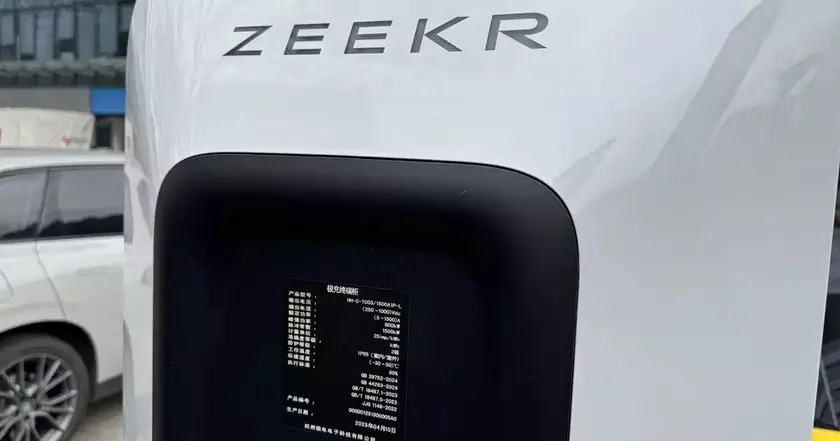 Еще один автопроизводитель запускает быстрые зарядные станции мощностью 1500 кВт вслед за BYD