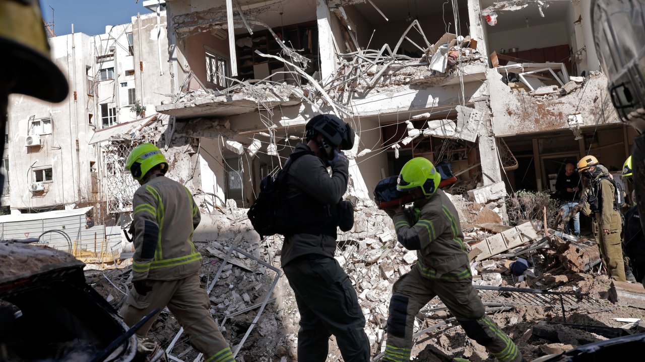 В то время как мир хочет мира, израильтяне настаивают на полной победе над Ираном.