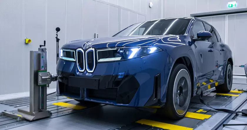 BMW перевела производство iX3 на две смены из-за высокого спроса