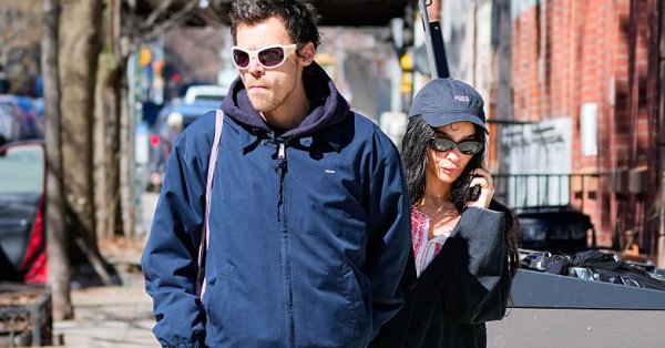 Гарри Стайлс отправился на романтическую прогулку с Зои Кравиц после поцелуя с мужчиной в прямом эфире