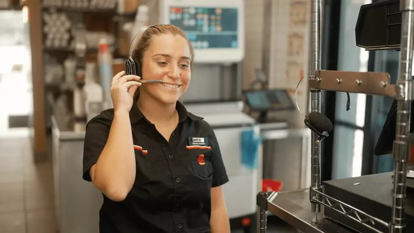 «Большой Брат» следит за сотрудниками Burger King: Второй ассистент контролирует вежливость персонала с клиентами