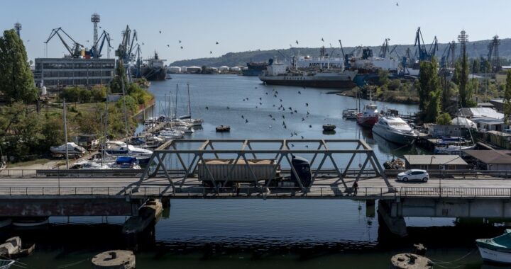 Болгарские порты ожидают падения грузов из-за войны