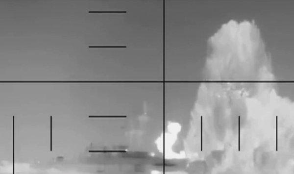 ВМС Ирана подверглись обстрелу после того, как США потопили подводную лодку