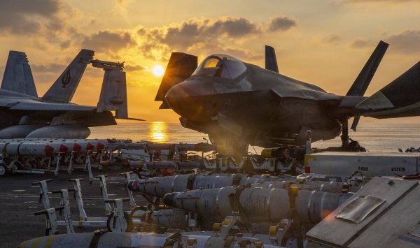 Американские F-35 летают со старым ПО для боевых вылетов над Ираном