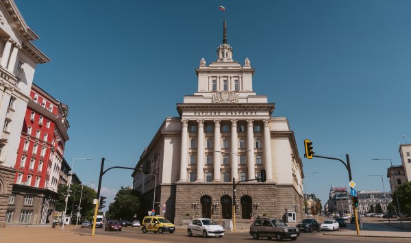 Есть ли риск для пенсионной системы Болгарии? Мы спросили экспертов