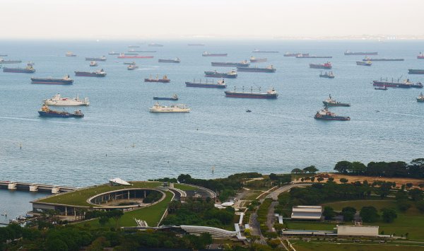 На рынке нефтяных танкеров царит хаос с начала войны.