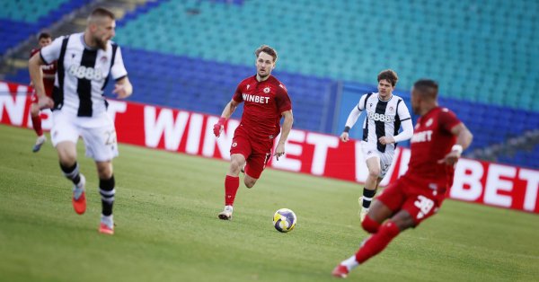 Матчи по ТВ сегодня, 22 марта.