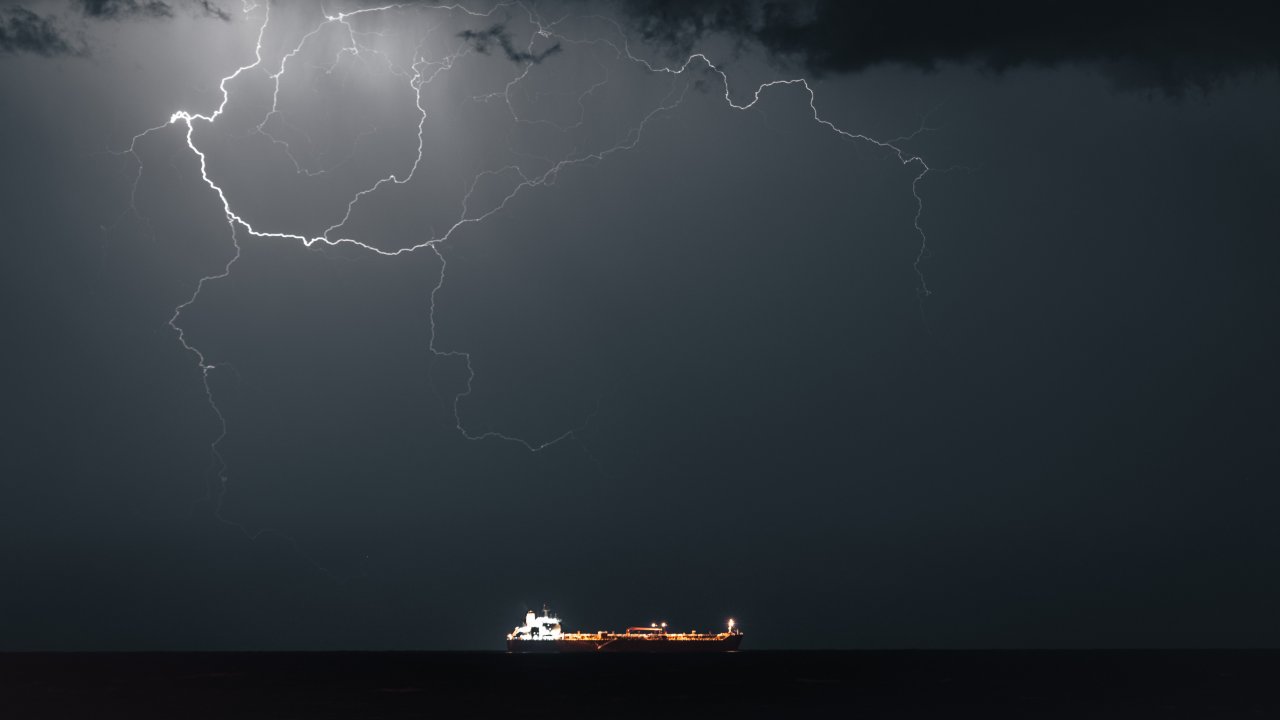 Иран готовит закон о введении платы за транзит через Ормузский пролив