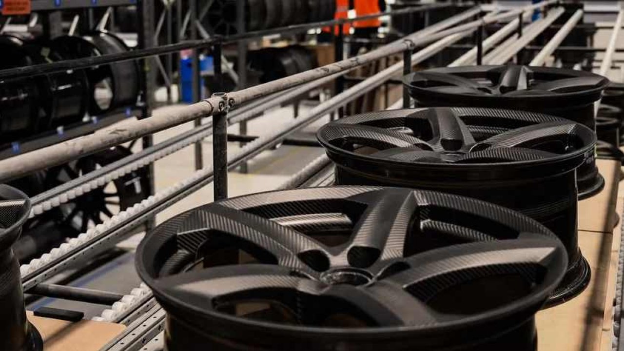 Электромобили обанкротили производителя карбоновых колес