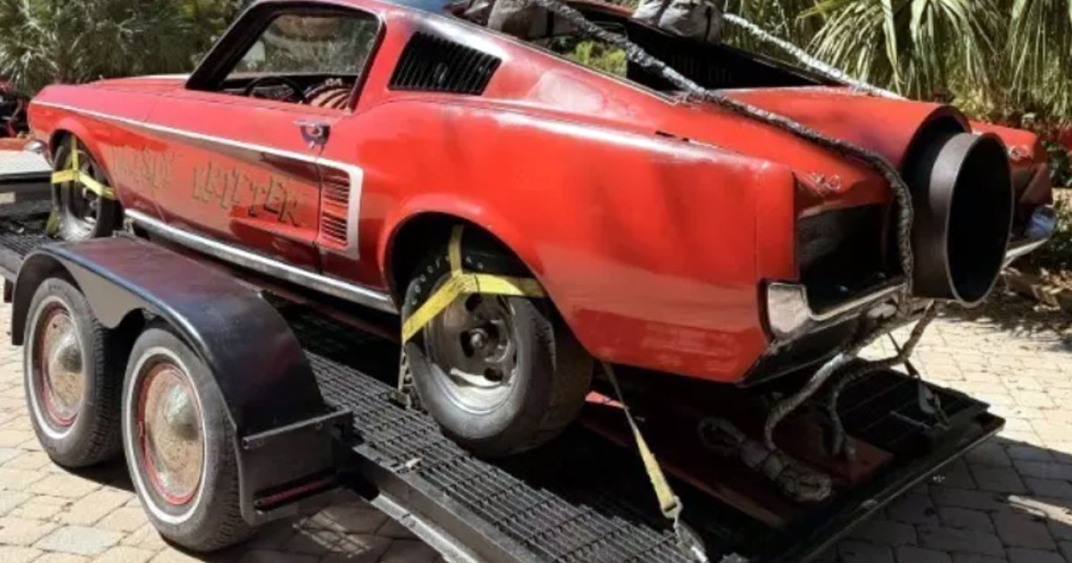 Продается Форд с реактивным двигателем.