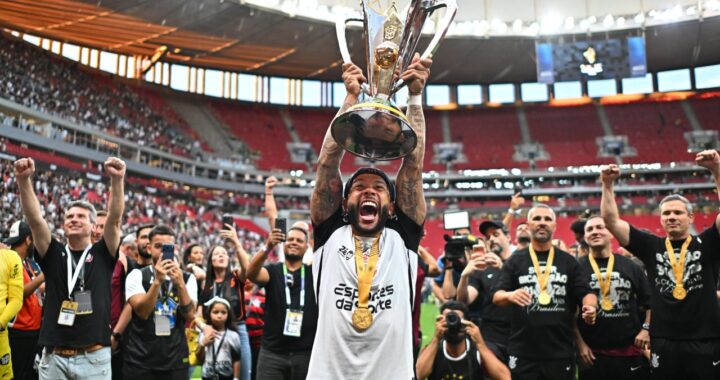 Мемфиса Депая наказали за 6 игр из-за… телефона