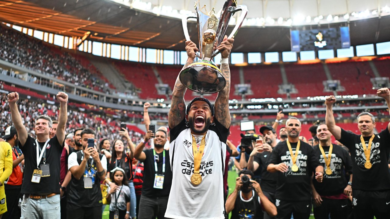 Мемфиса Депая наказали за 6 игр из-за... телефона