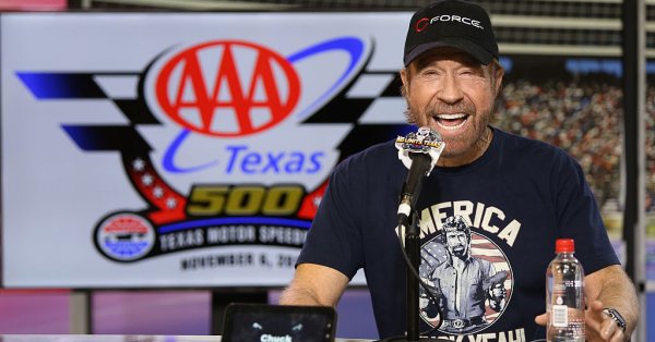 «Бессмертный» Чак Норрис умер в возрасте 86 лет.