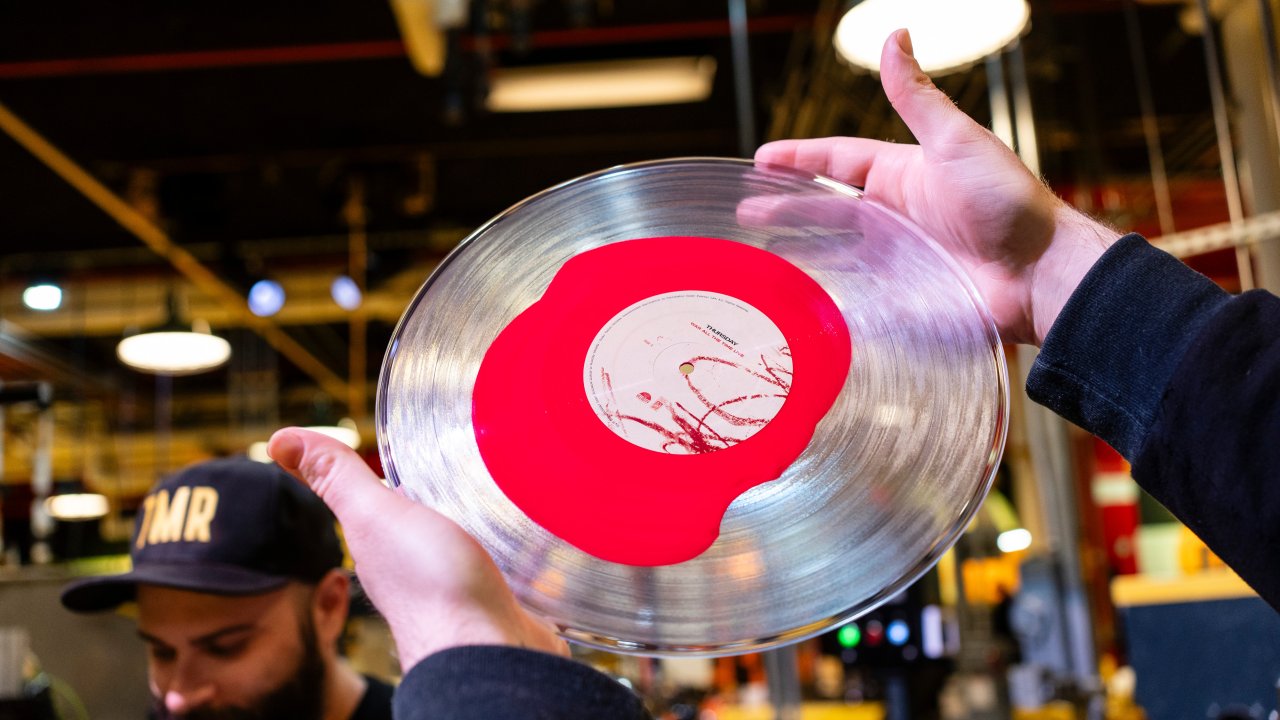 Поколение Z способствует возвращению мира к виниловым пластинкам