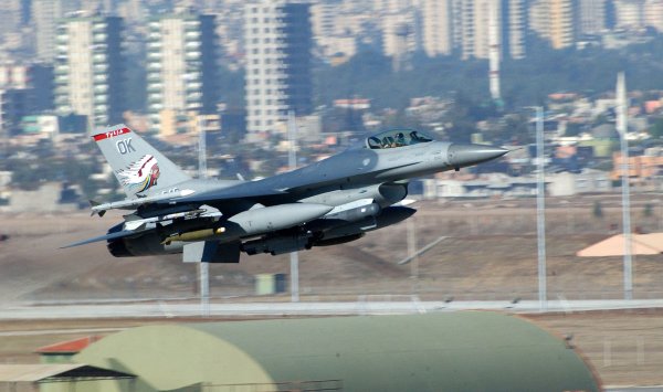 НАТО перехватило вторую иранскую ракету над Турцией